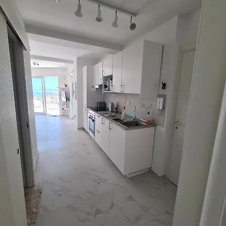 Top Floor Penthouse With Magnificant Views