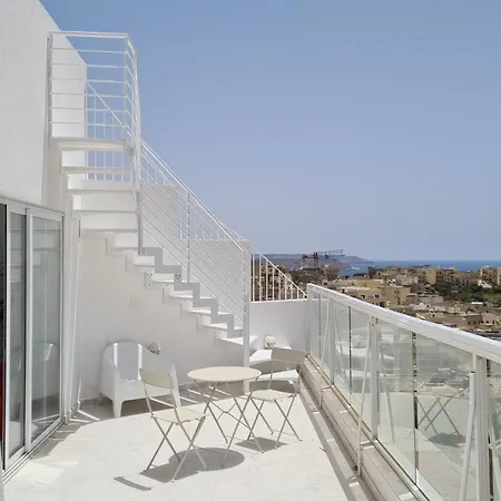 Top Floor Penthouse With Magnificant Views